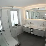 Jessop Haus *