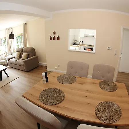 杰索普豪斯酒店 *