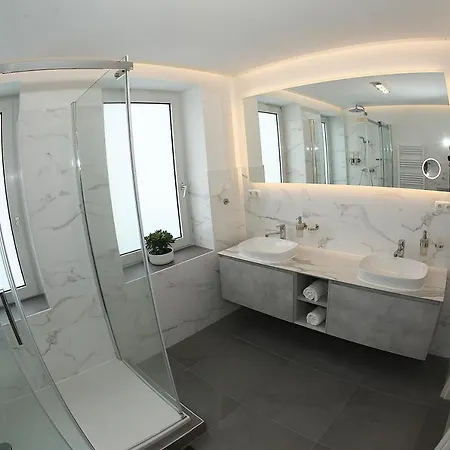 杰索普豪斯酒店 *