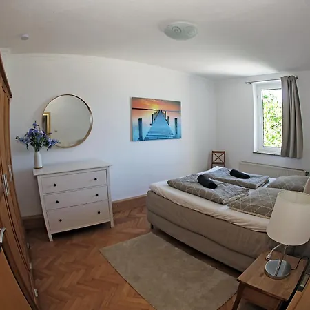 Jessop Haus *